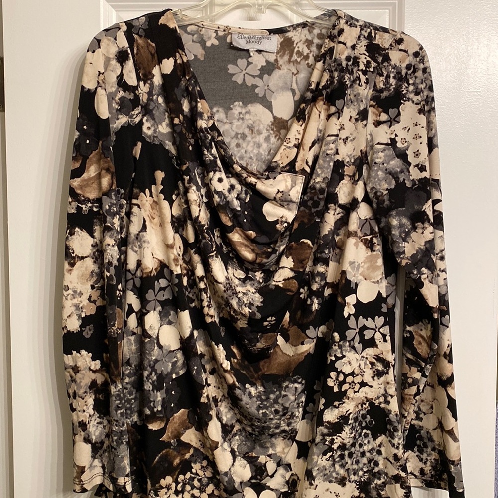 Women’s long sleeve stretchy blouse